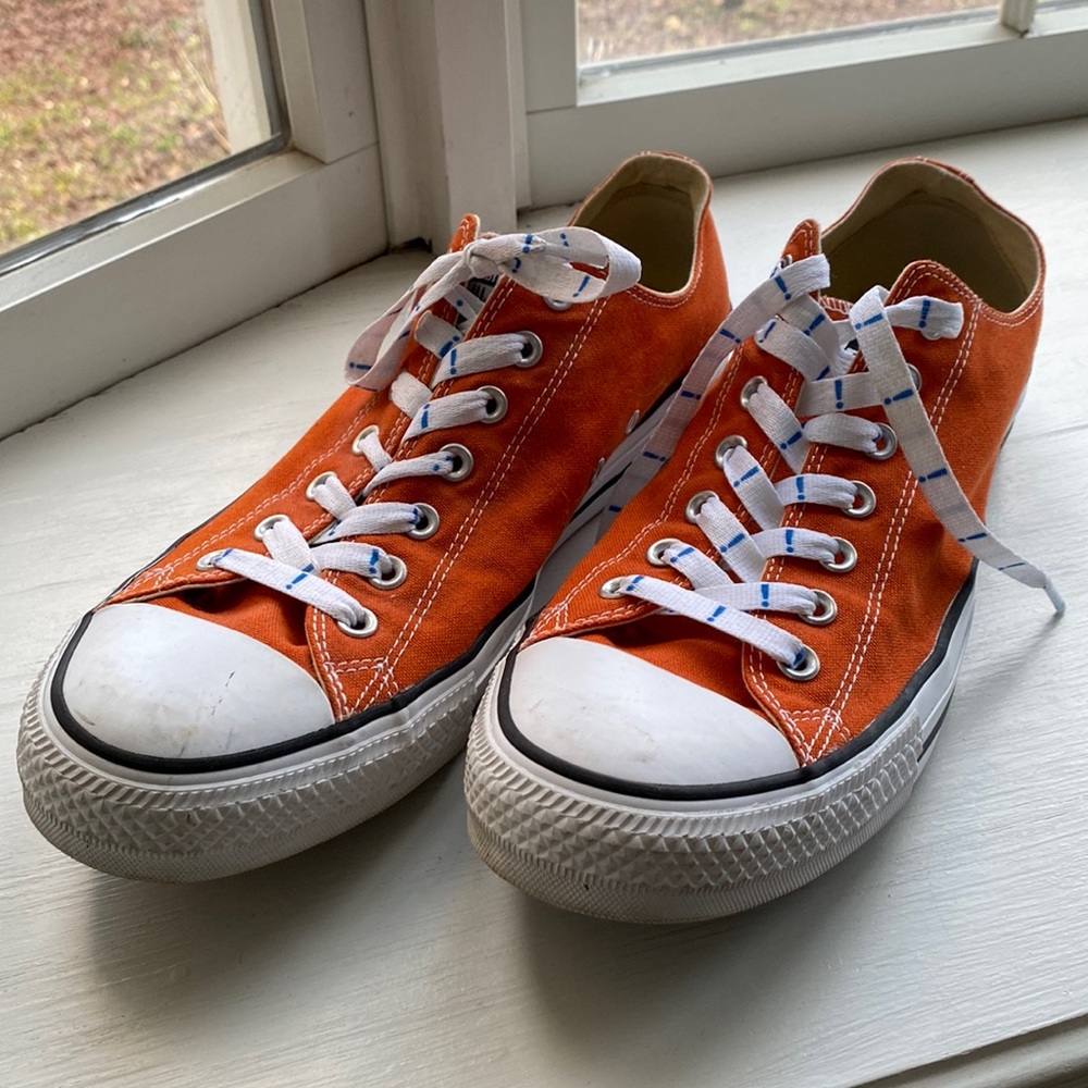 Men’s Size 13 Gently Worn Orange Converses with StubHub shoe lashes